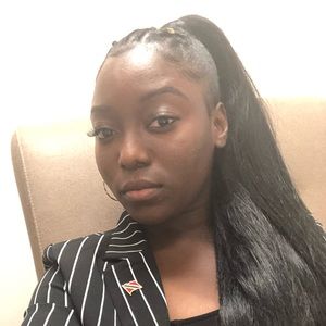 Meet your Posher, Adelia